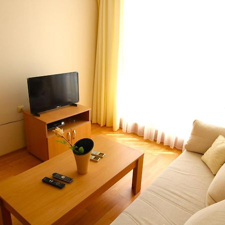 Fort Noks - Menada Apartments Sveti Vlas Bagian luar foto
