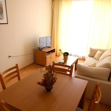 Fort Noks - Menada Apartments Sveti Vlas Bagian luar foto