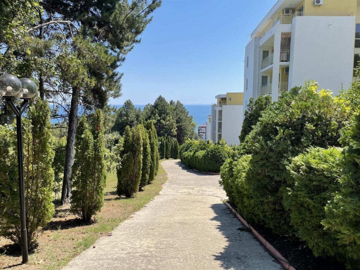 Fort Noks - Menada Apartments Sveti Vlas Bagian luar foto