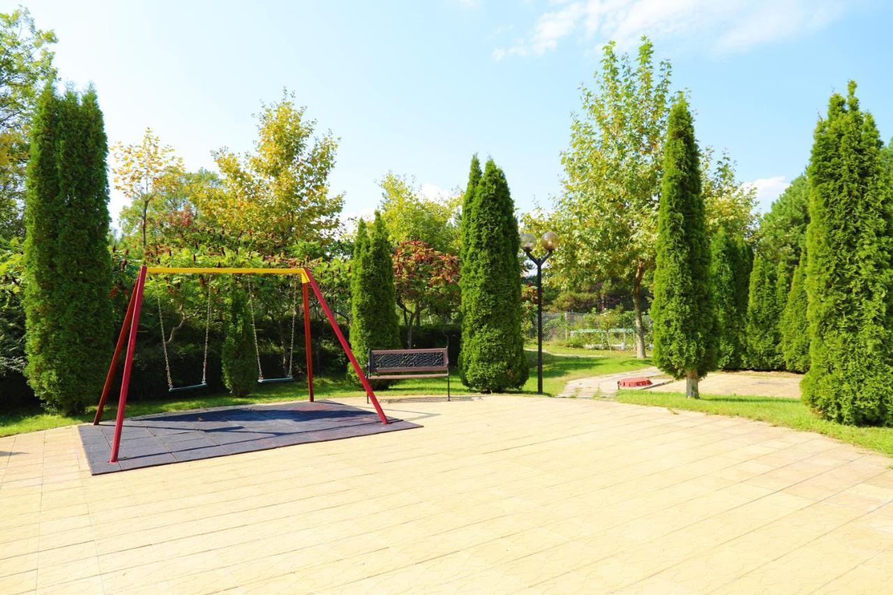 Fort Noks - Menada Apartments Sveti Vlas Bagian luar foto