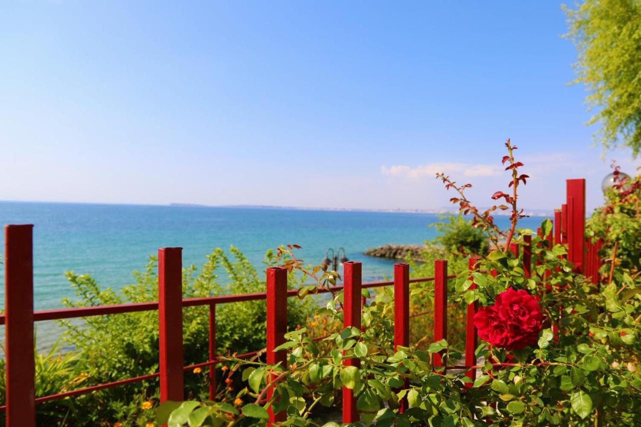 Fort Noks - Menada Apartments Sveti Vlas Bagian luar foto