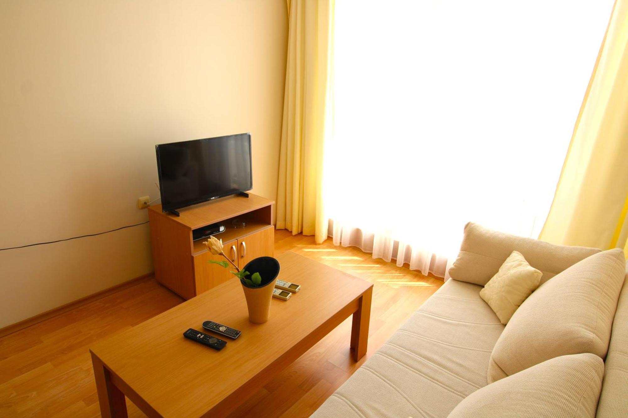 Fort Noks - Menada Apartments Sveti Vlas Bagian luar foto