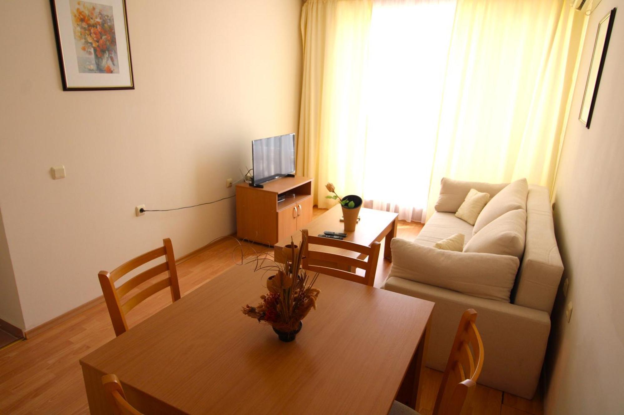 Fort Noks - Menada Apartments Sveti Vlas Bagian luar foto