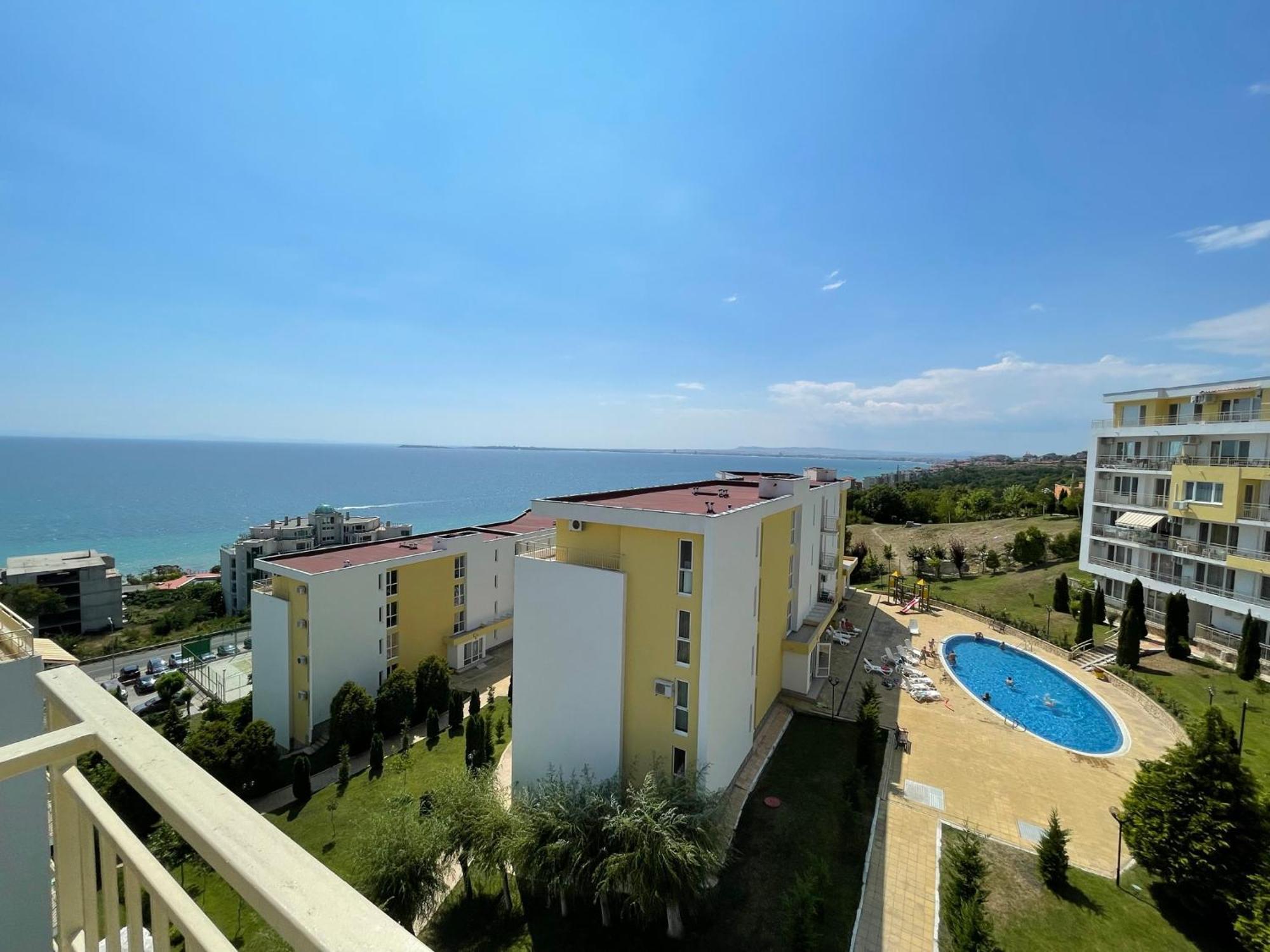 Fort Noks - Menada Apartments Sveti Vlas Ruang foto