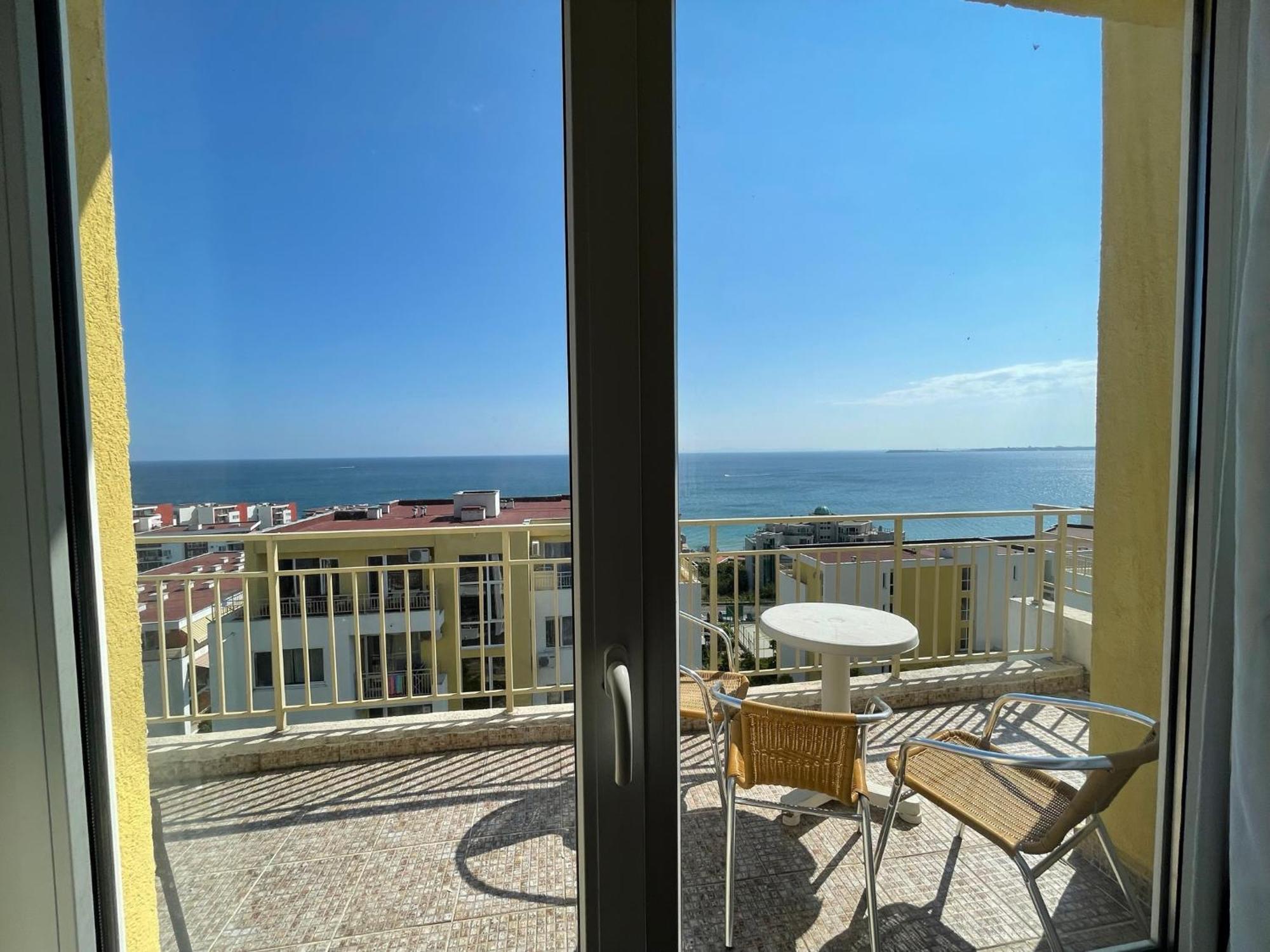 Fort Noks - Menada Apartments Sveti Vlas Ruang foto