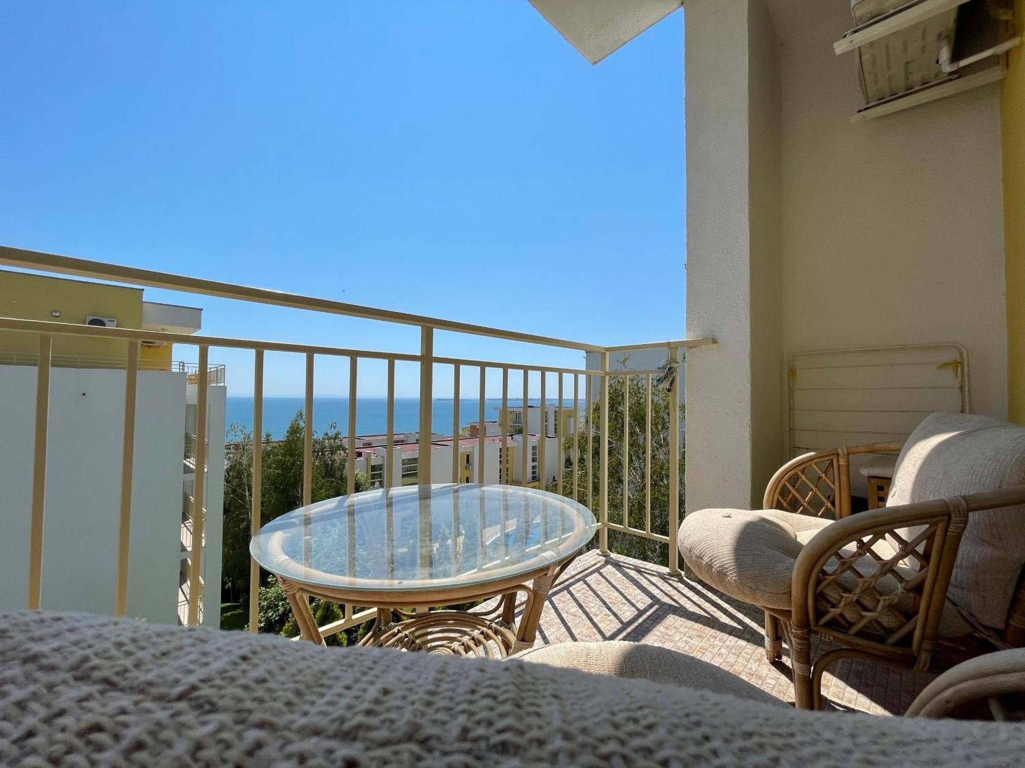 Fort Noks - Menada Apartments Sveti Vlas Ruang foto